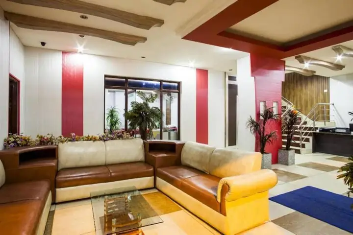 Катра: Hotel Atithi International