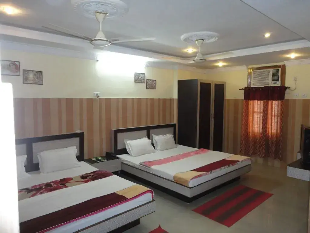 Гувахати: OYO 3356 Hotel Green Valley