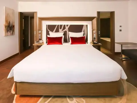 Novotel New Delhi Aerocity Hotel — фото 1