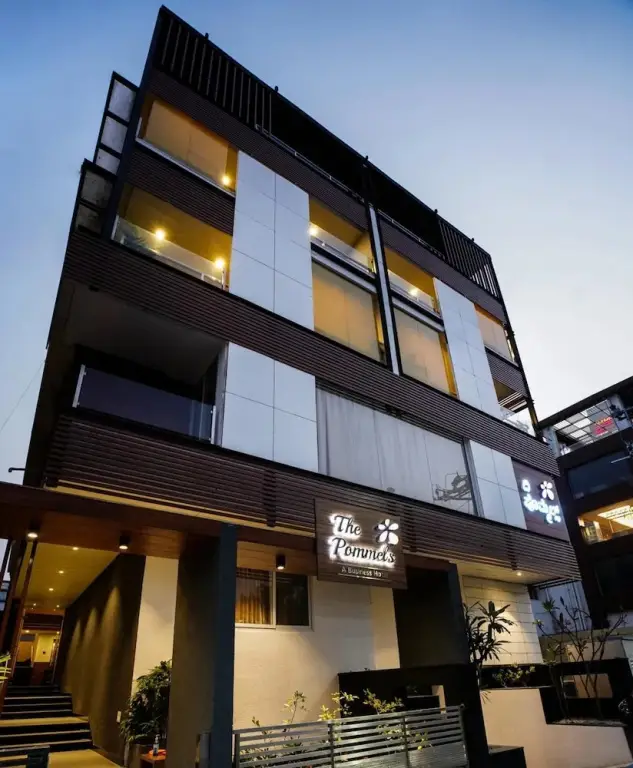 The Pommels Business Hotel — фото 1