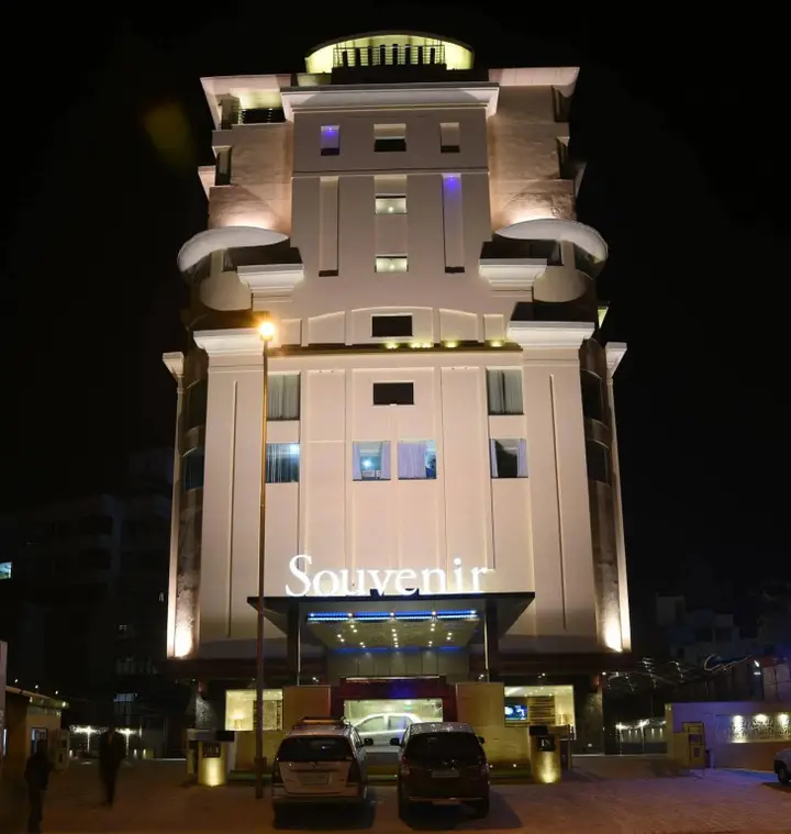 Джайпур: Souvenir Premier Hotel