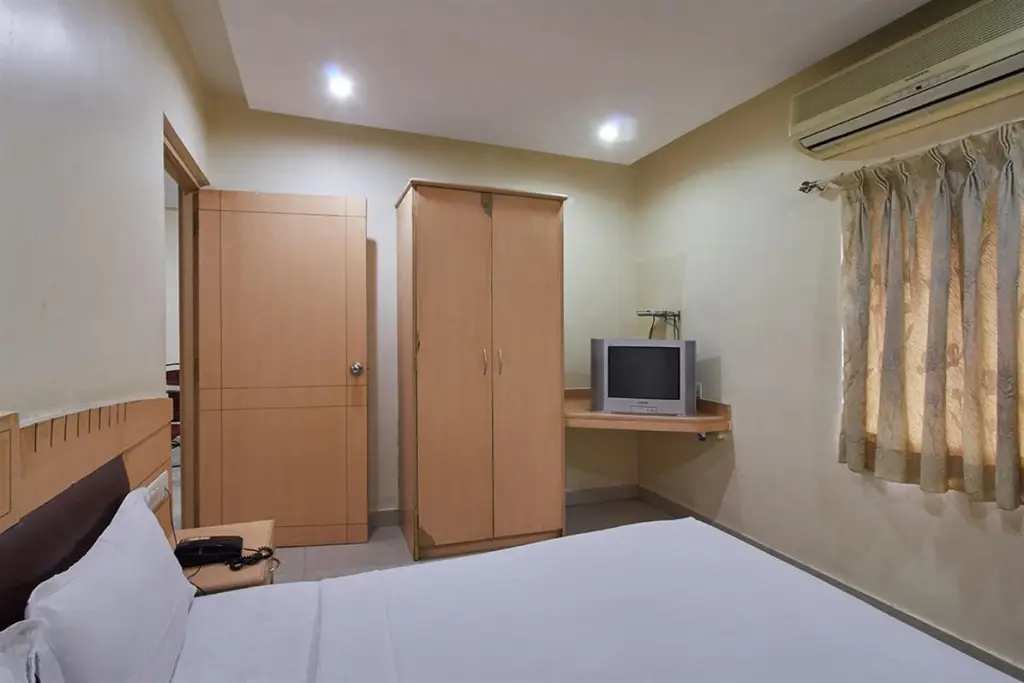 Хидерабад: Hotel O Padmini Near Lakdikapool Metro Station