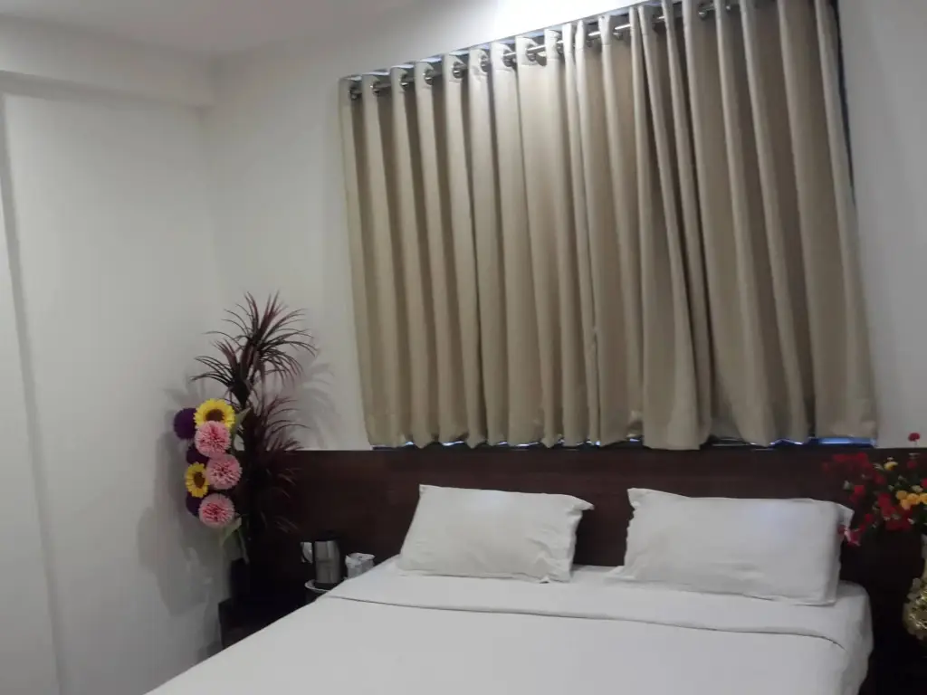 Нагпур: Hotel Flora Inn