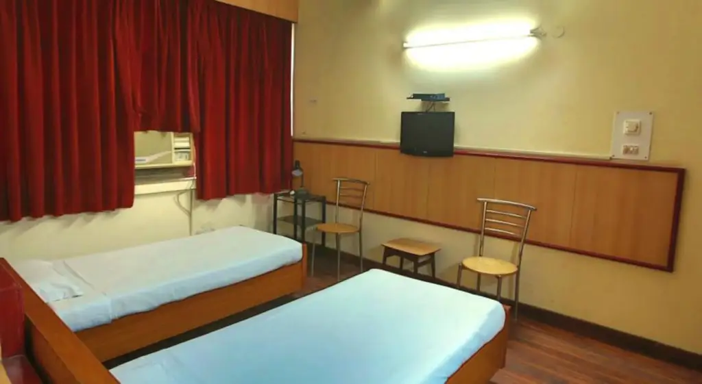 Нью-Дели: YMCA Tourist Hostel