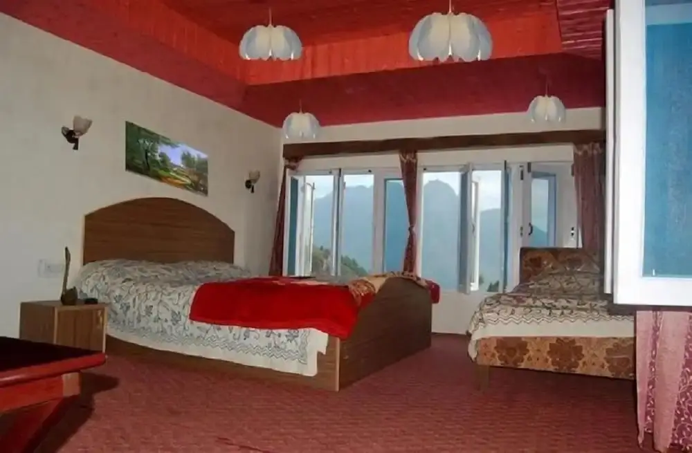 Шринагар: Calm Holiday Inn