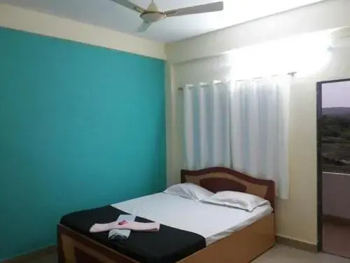 Малван: Hotel Anantashram