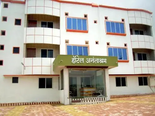 Малван: Hotel Anantashram