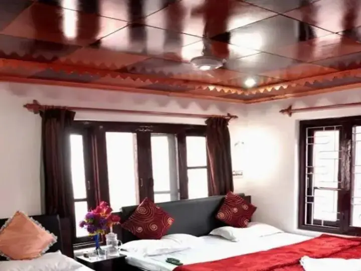 Шринагар: Royal Pearl Hotel