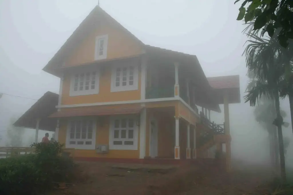 Вадуванчхар: Meenmutty Heights