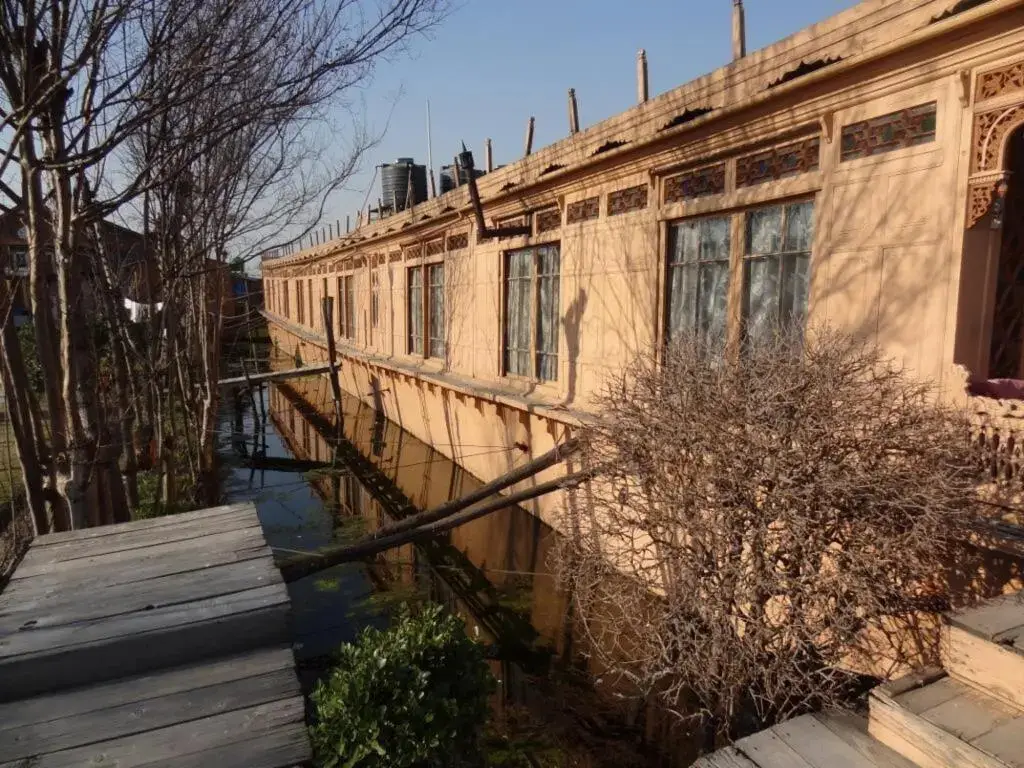 R. I. E. Heritage Group of Houseboats Srinagar — фото 1
