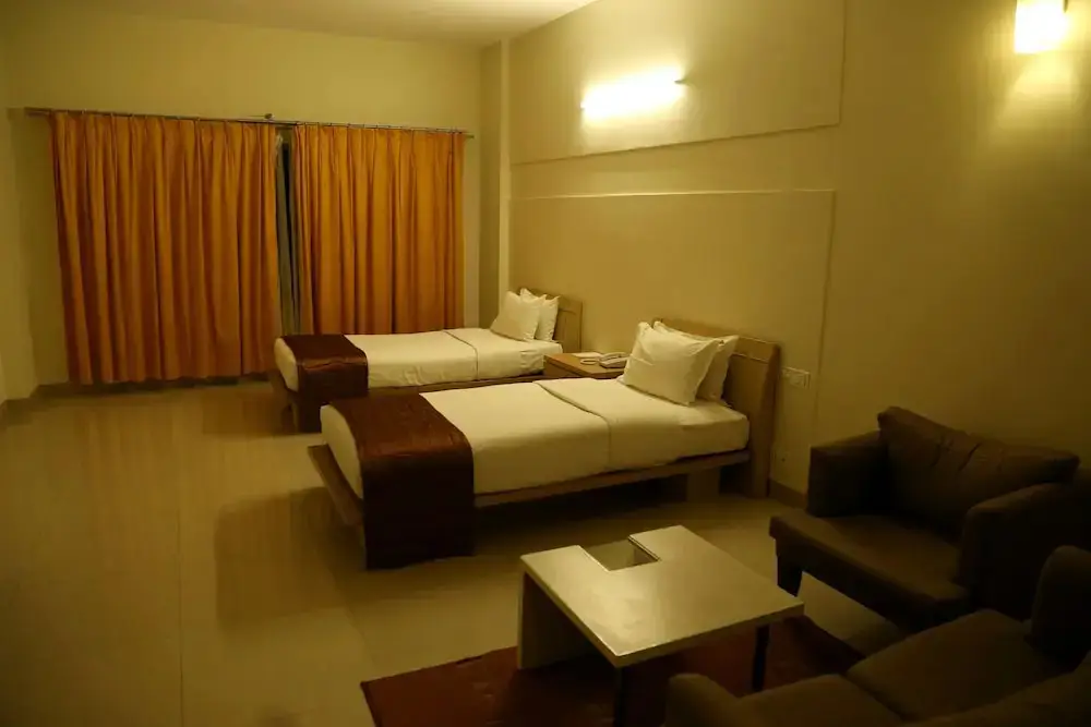 Белагави: Hotel EEFA
