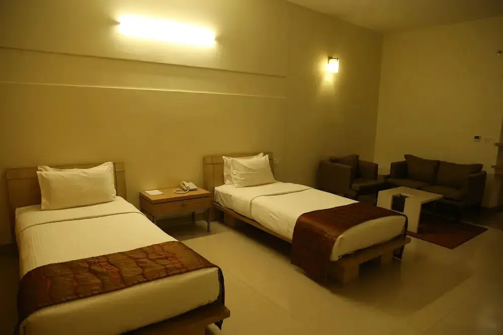 Белагави: Hotel EEFA