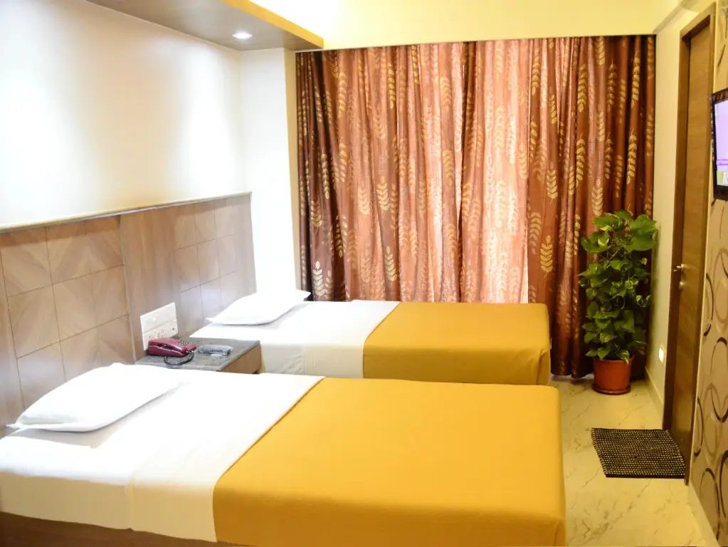Чиплун: Hotel Saisha