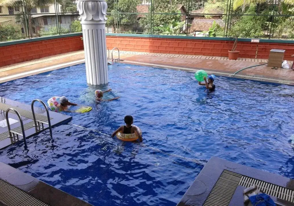 Чиплун: Hotel Saisha