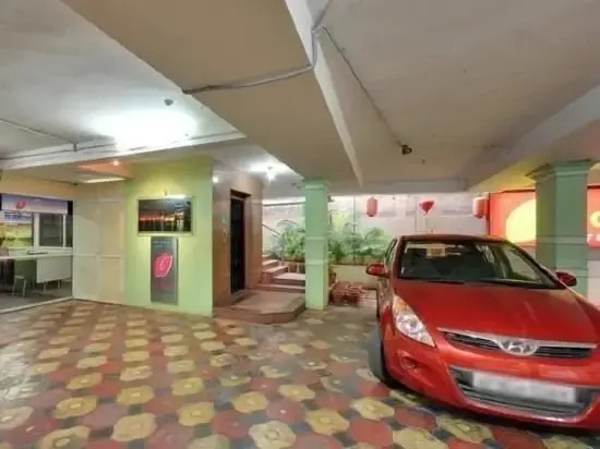 Hotel Lotus Green Park — фото 1