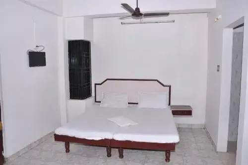 Пунди: Abirami Inn