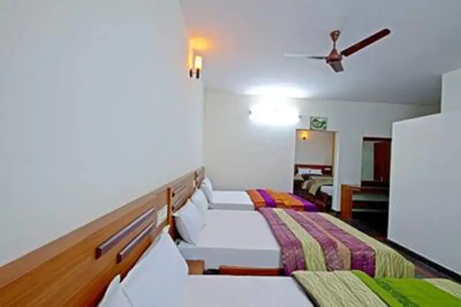 Ути: River Valley Resorts