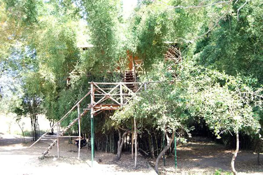 Ути: River Valley Resorts