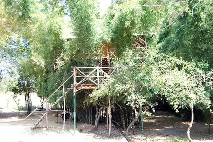 Ути: River Valley Resorts