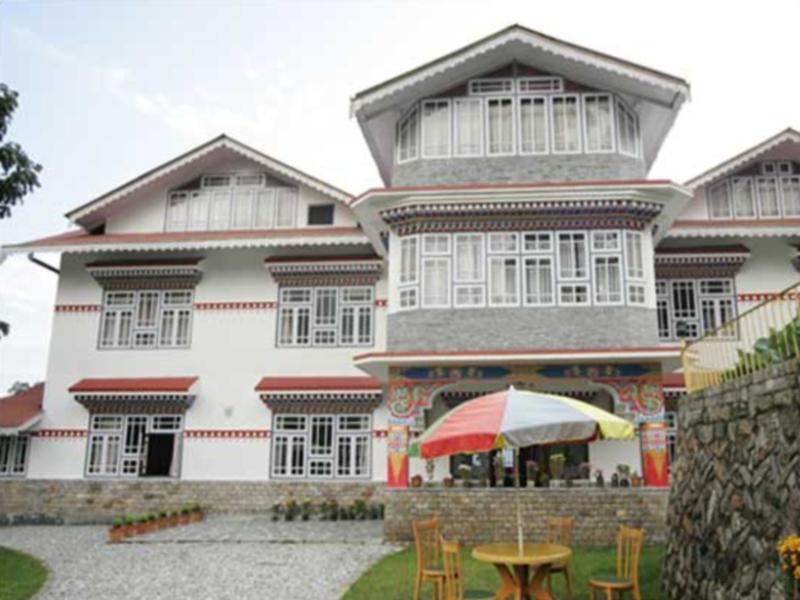 Пеллинг: The Red Mud Chalet