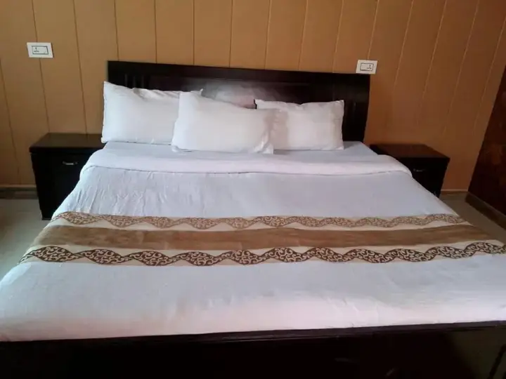 Бхунтар: Mashoo Resorts