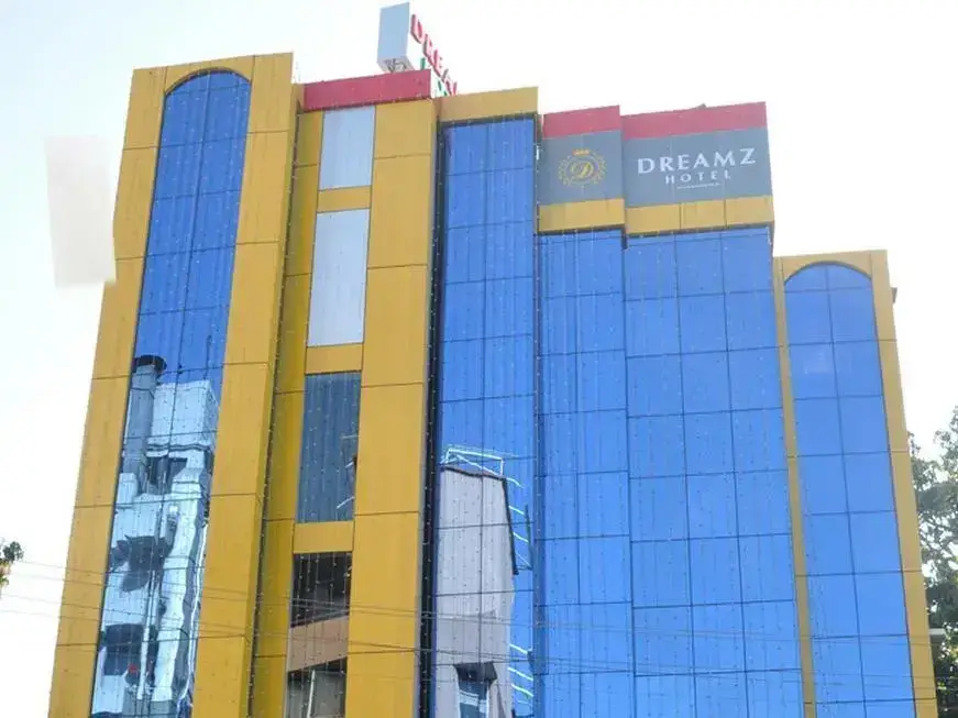 Тируванантапурам: Dreamz Hotel