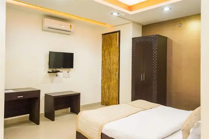 Нью-Дели: Capital O 312 Hotel Aster Inn