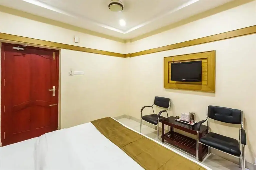 Маниячи: Hotel Imperial Regency
