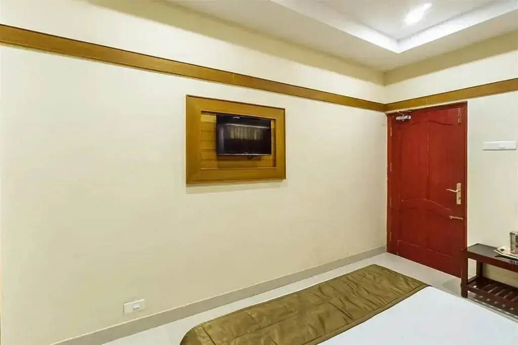 Маниячи: Hotel Imperial Regency