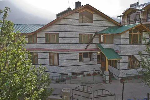 OYO 8866 Mountain Face Cottage — фото 1