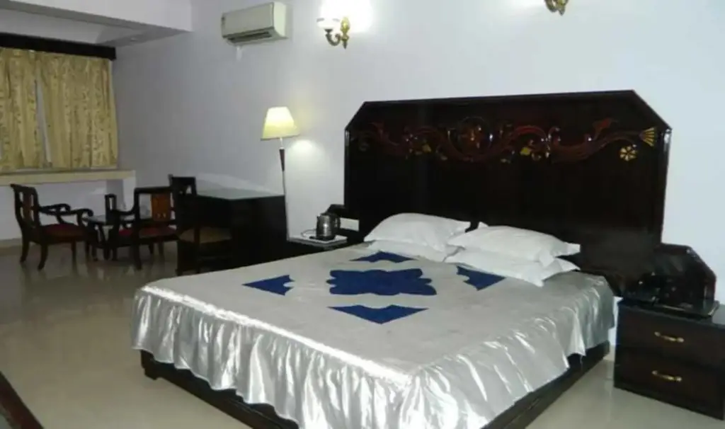 Патна: City Hotel