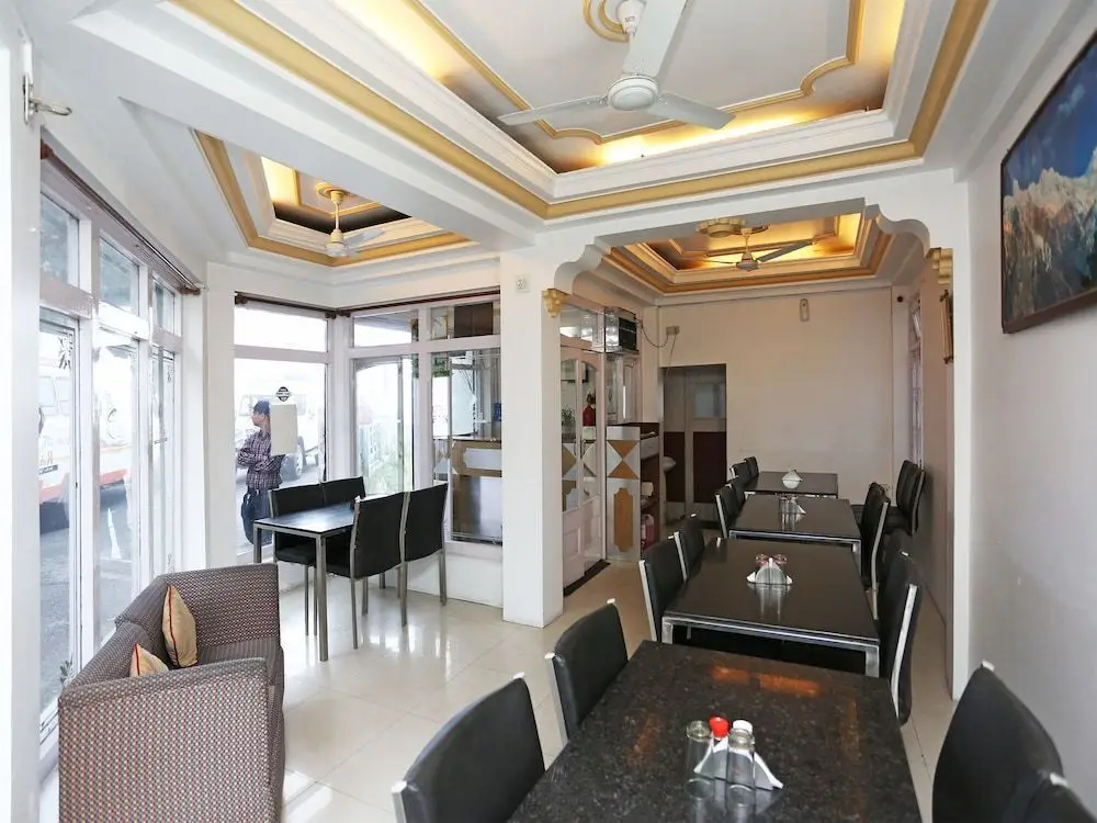 Массури: Hotel Ratan
