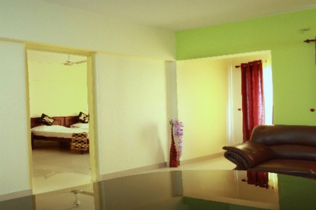 Эрамаллур: Plaza Suites