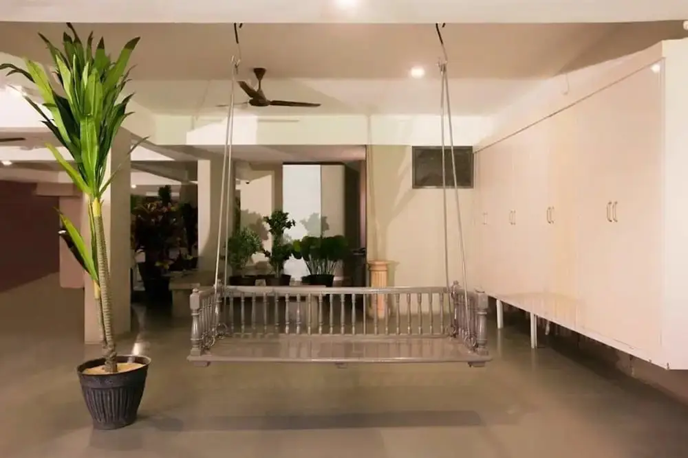 Ахмедабад: 10blossoms Signature service Apartment