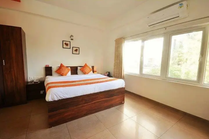 Ахмедабад: 10blossoms Signature service Apartment