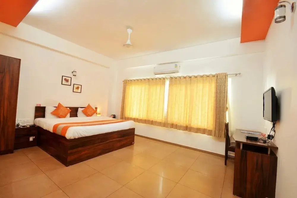 Ахмедабад: 10blossoms Signature service Apartment