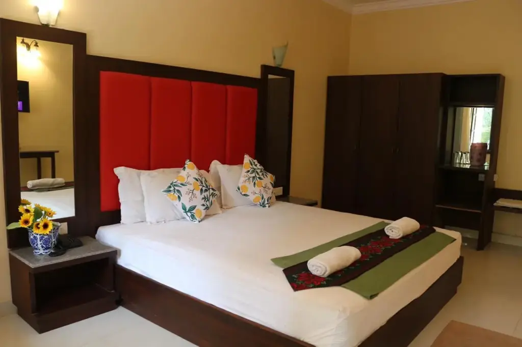 Бага: Hotel Riverside