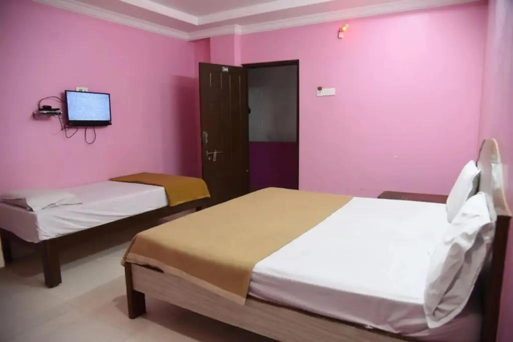 Тирупати: Sujan Residencys
