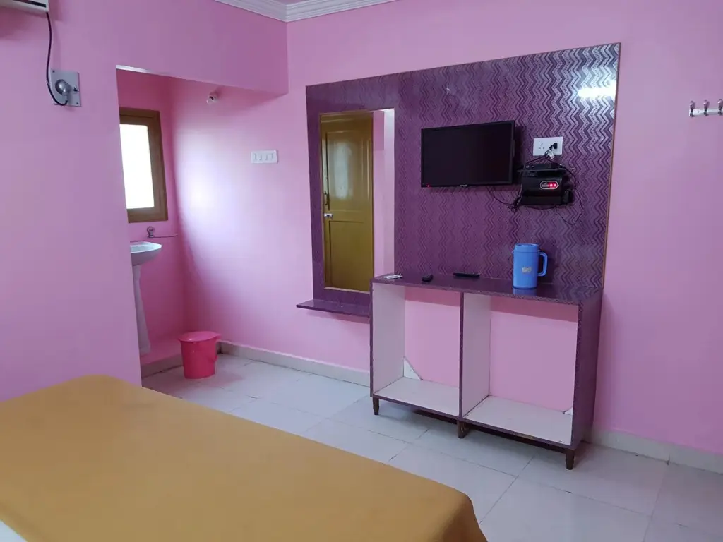 Тирупати: Sujan Residencys