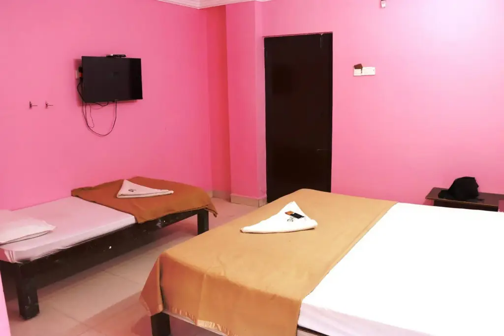 Тирупати: Sujan Residencys