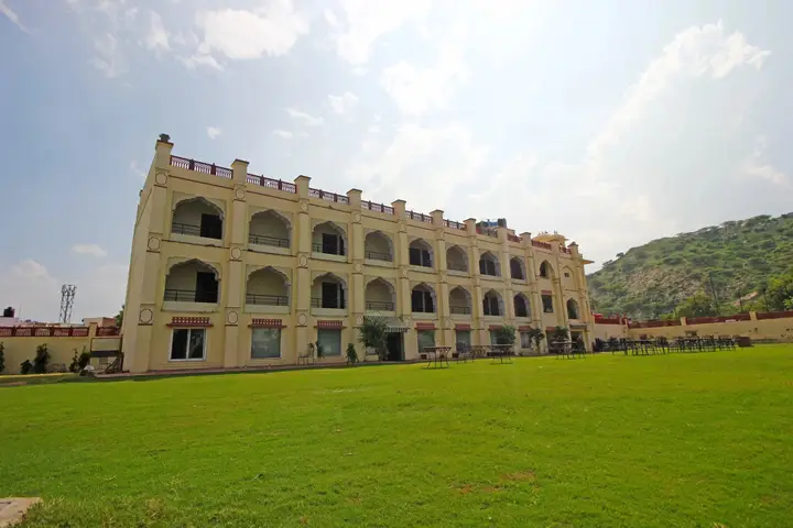 Джайпур: Roshan Haveli