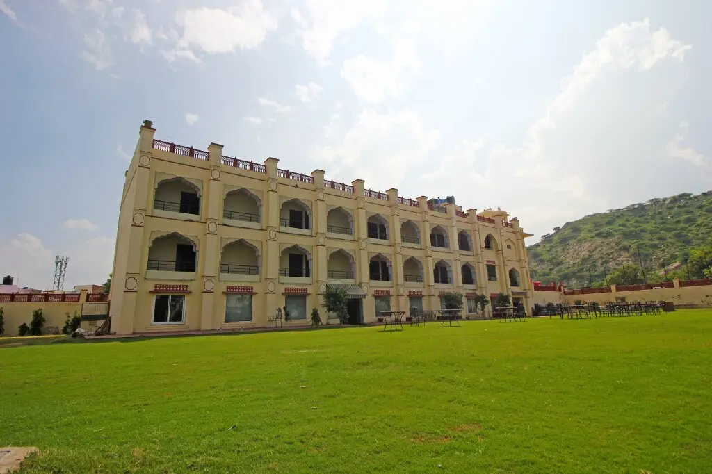 Джайпур: Roshan Haveli