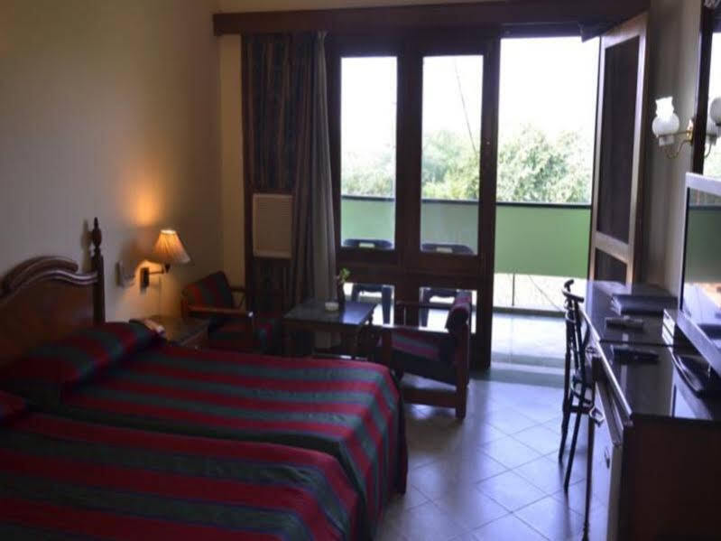 Фатехпур-Сикри: Hotel Bharatpur Ashok