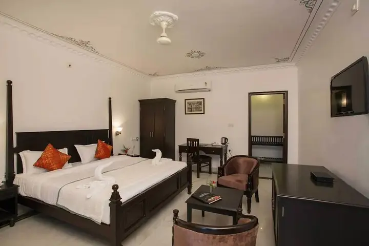 Удаипур: Hill Garden Retreat
