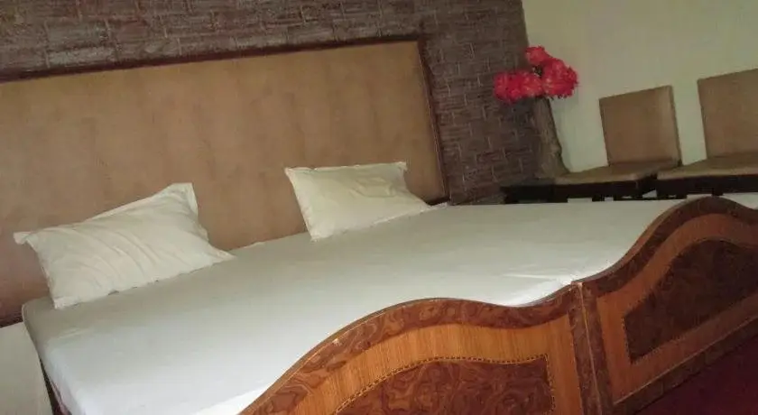 Мунсьяри: Johar Hilltop Resort