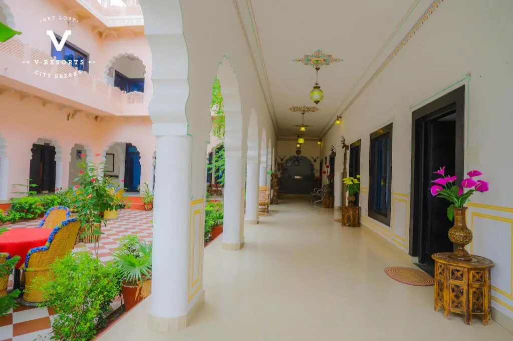 Фатехпур-Сикри: Hotel Kiran Vilas Palace