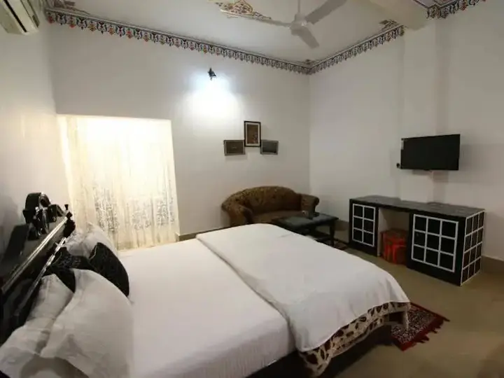 Фатехпур-Сикри: Hotel Kiran Vilas Palace