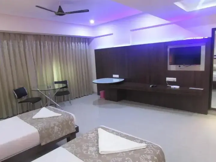 Нашик: Hotel The Square