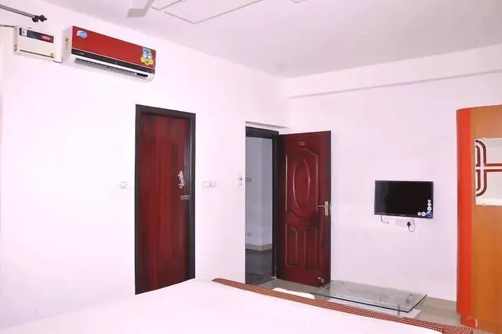 Пунди: Hotel SR Residency
