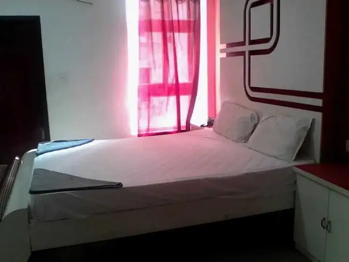 Пунди: Hotel SR Residency